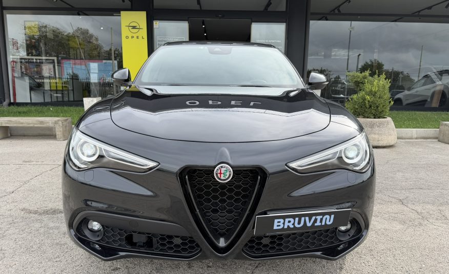 Alfa Romeo Stelvio Veloce 2.2 210cv Q4