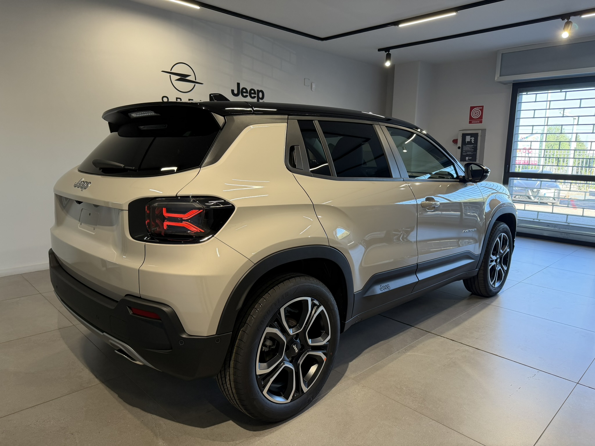 Jeep Avenger Summit MHEV 1.2 110cv