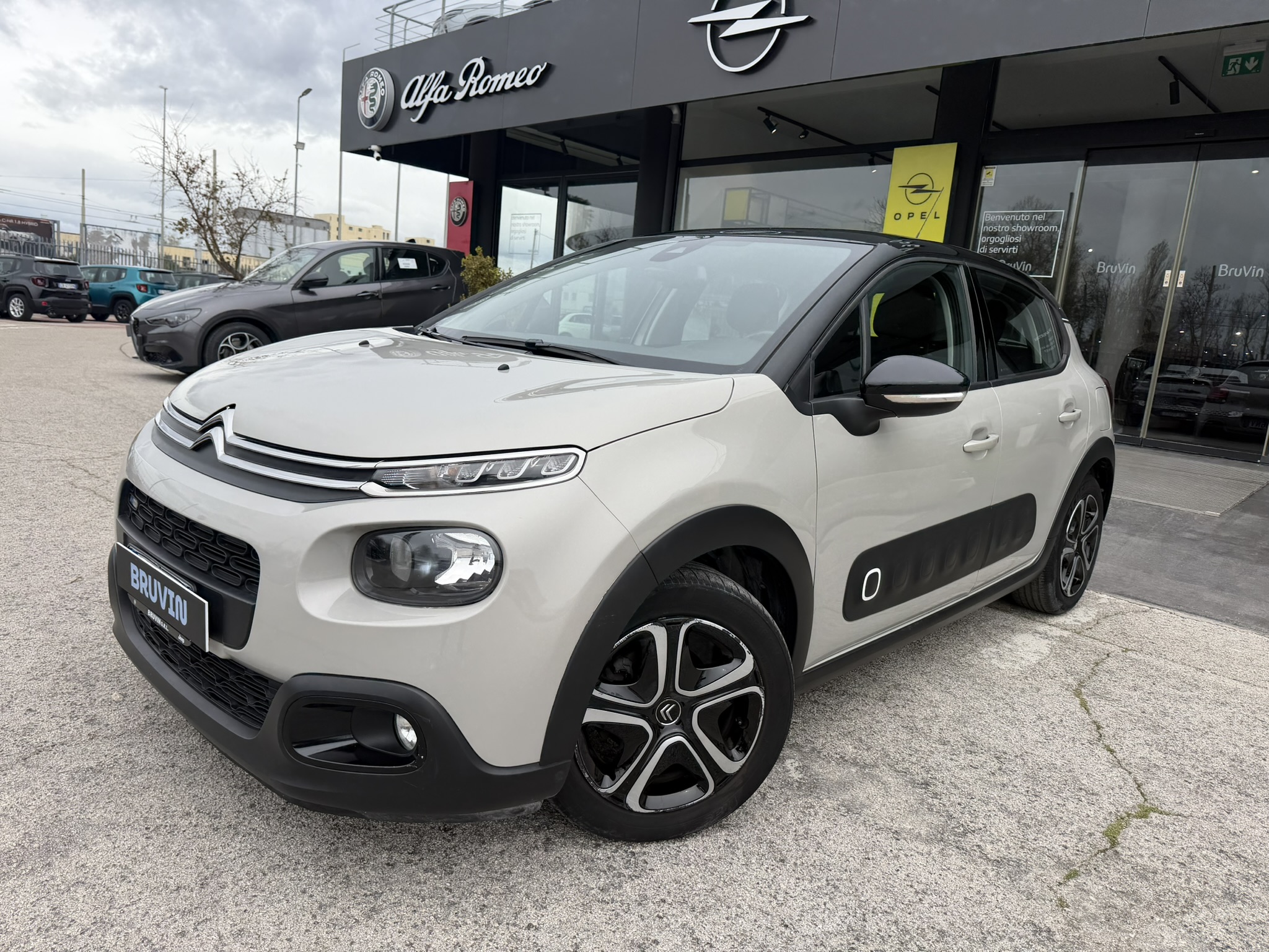 Citroen C3 Shine 1.2 110cv Auto