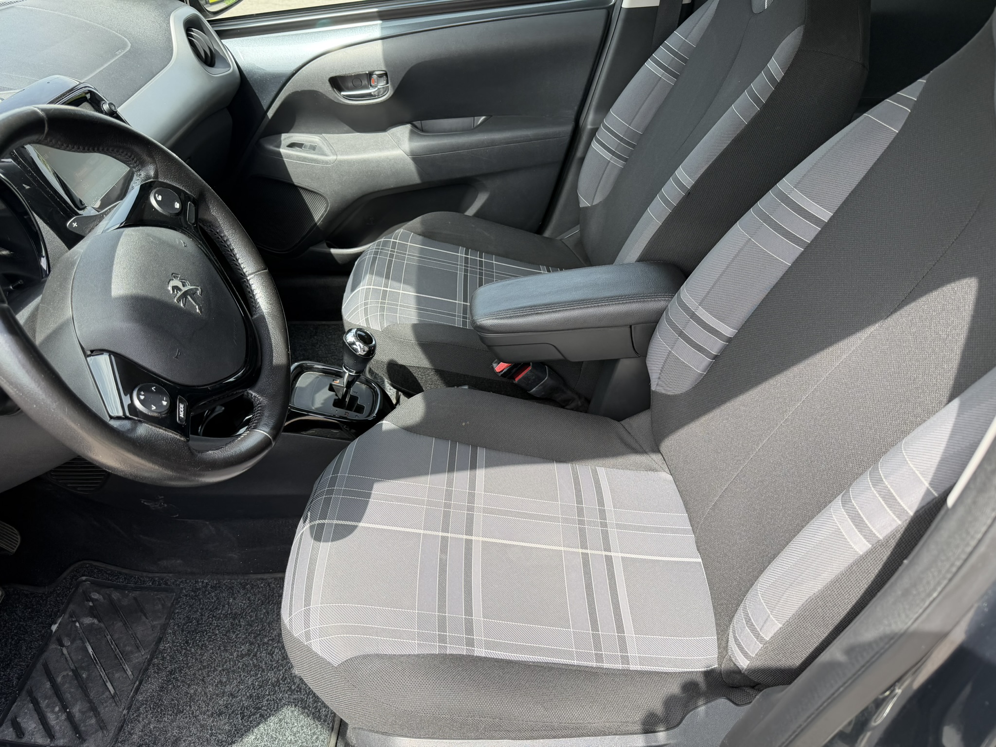 Peugeot 108 Allure 1.0 Auto