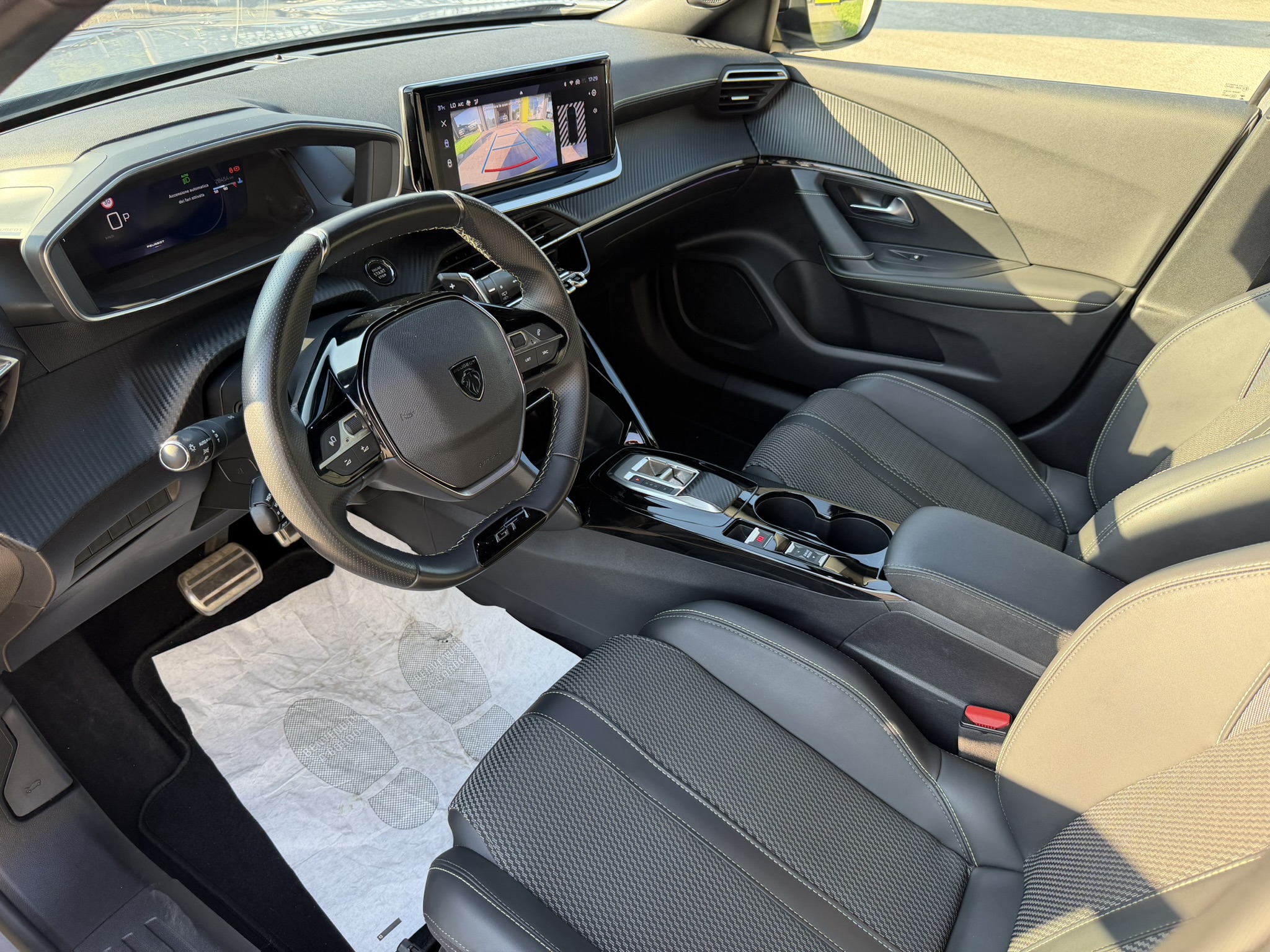 Peugeot 2008 GT 1.2 130cv AT8