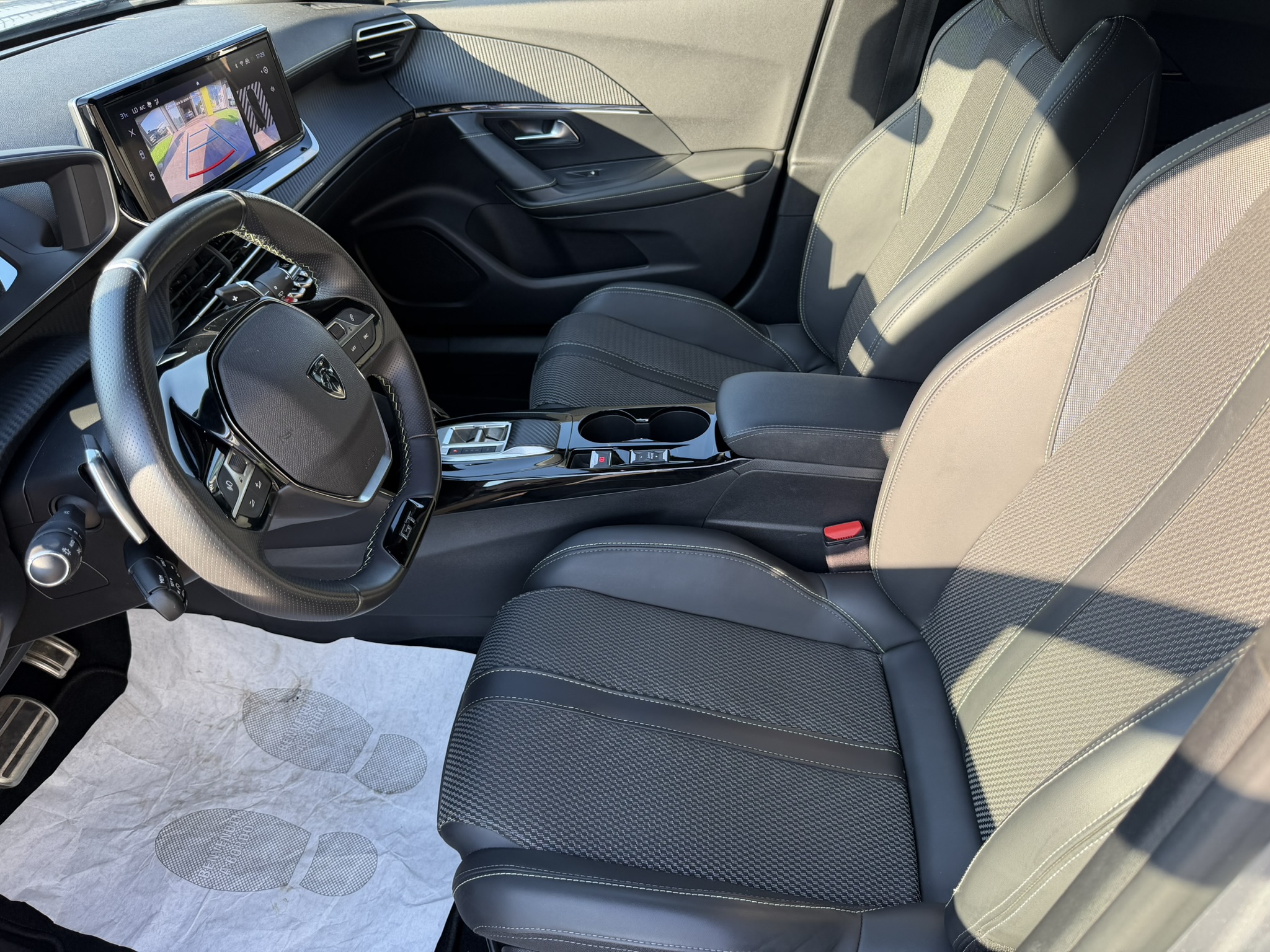 Peugeot 2008 GT 1.2 130cv AT8