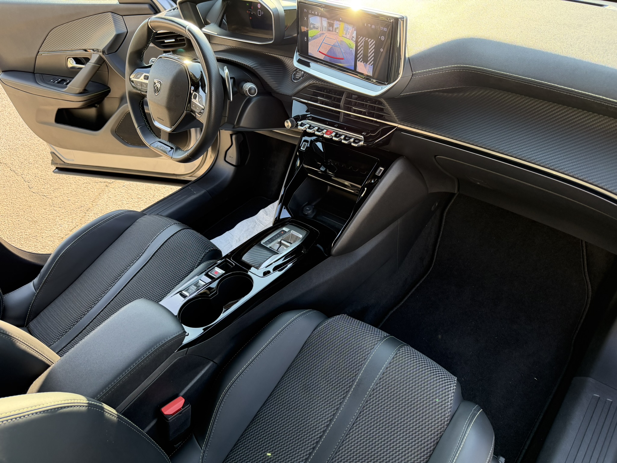 Peugeot 2008 GT 1.2 130cv AT8