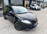 Lancia Ypsilon Silver Hybrid 1.0 70cv