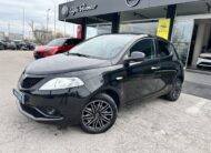 Lancia Ypsilon Silver Hybrid 1.0 70cv