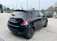 Lancia Ypsilon Silver Hybrid 1.0 70cv
