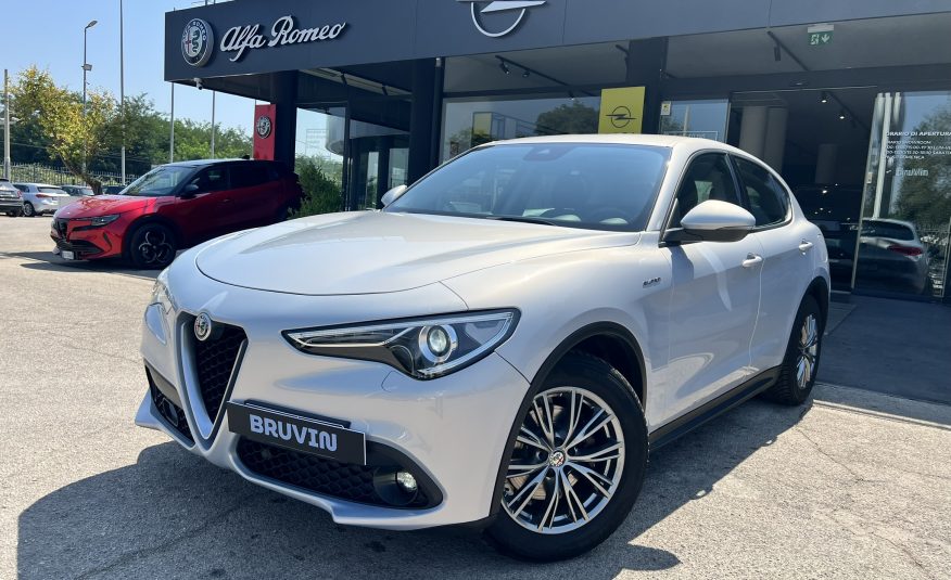 Alfa Romeo Stelvio Super 2.2 160cv
