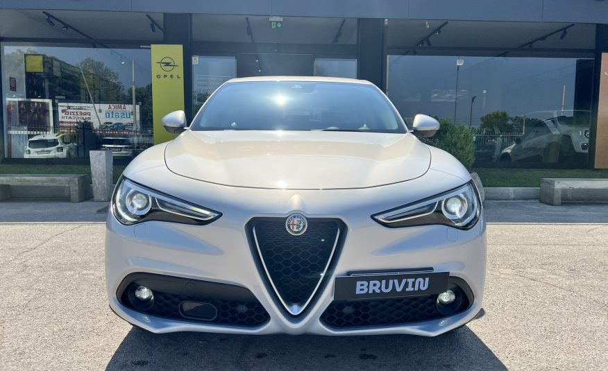 Alfa Romeo Stelvio Super 2.2 160cv