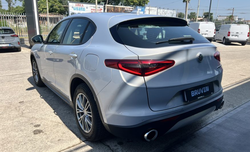 Alfa Romeo Stelvio Super 2.2 160cv