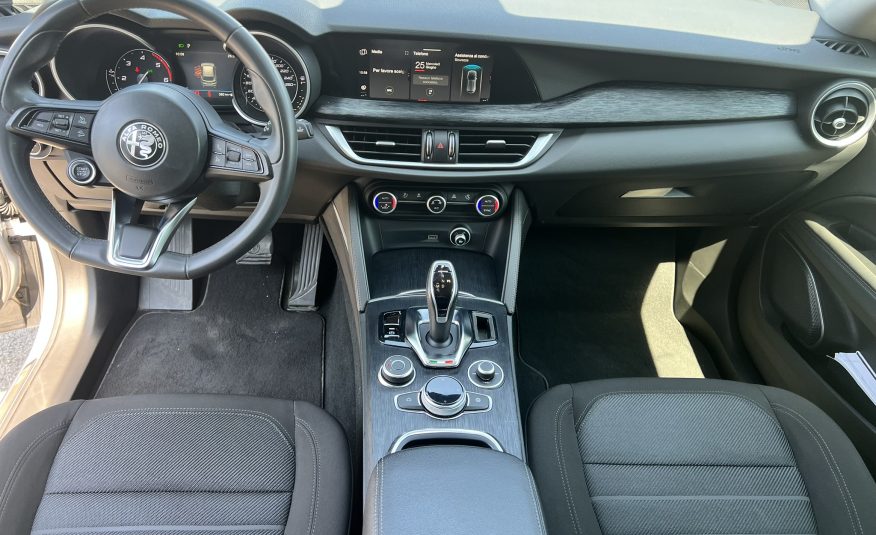 Alfa Romeo Stelvio Super 2.2 160cv