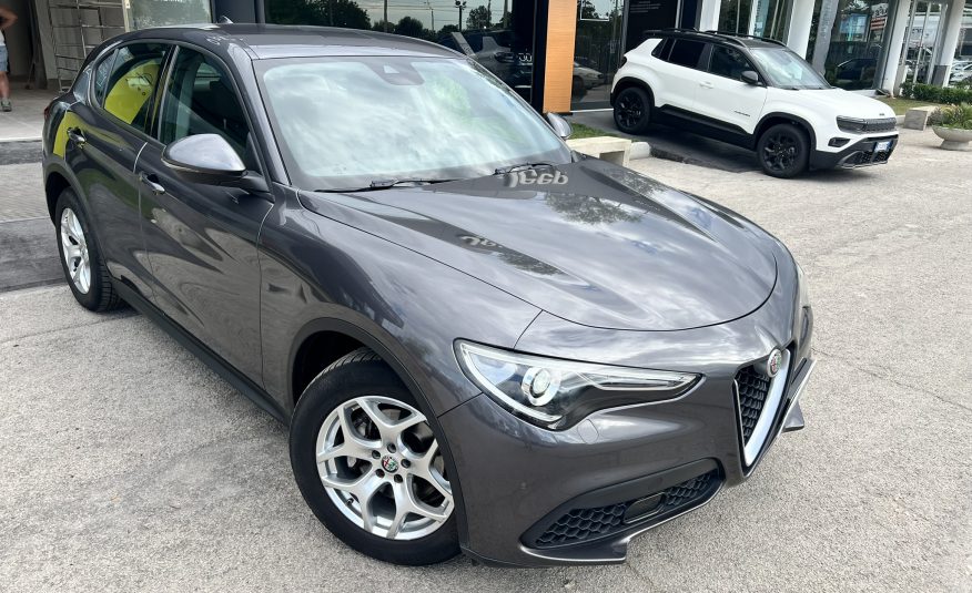 Alfa Romeo Stelvio Business 2.2 190cv Q4